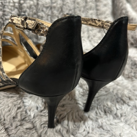 Ivanka Trump Size 5 Snakeskin Black Heels - Picture 7 of 7